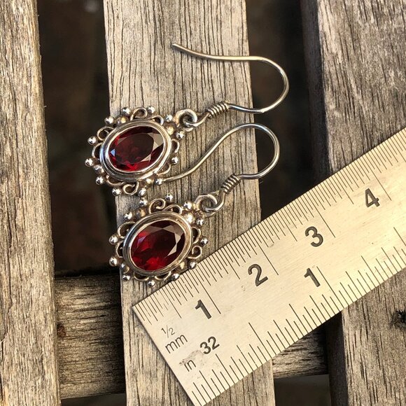 Sterling silver with garnet stone dangle earrings - Picture 2 of 4